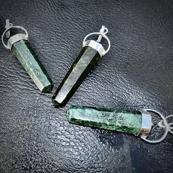 Jade double point pendant