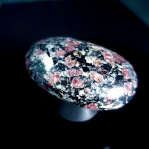 Garnet palm stone