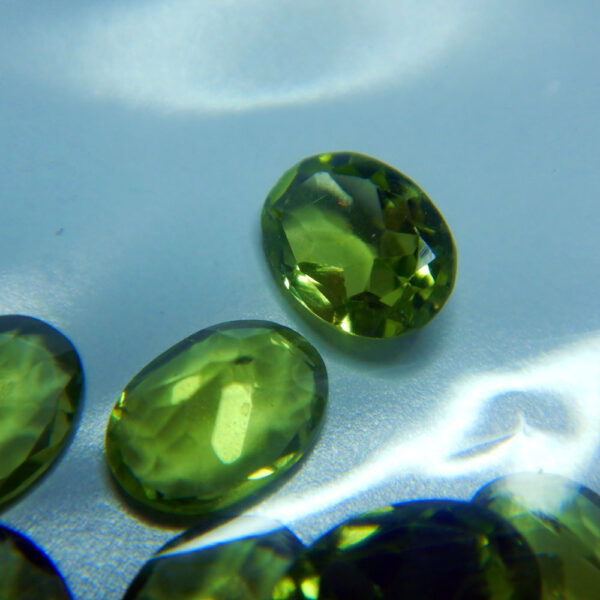 Facetted Oval Peridot .7 ct