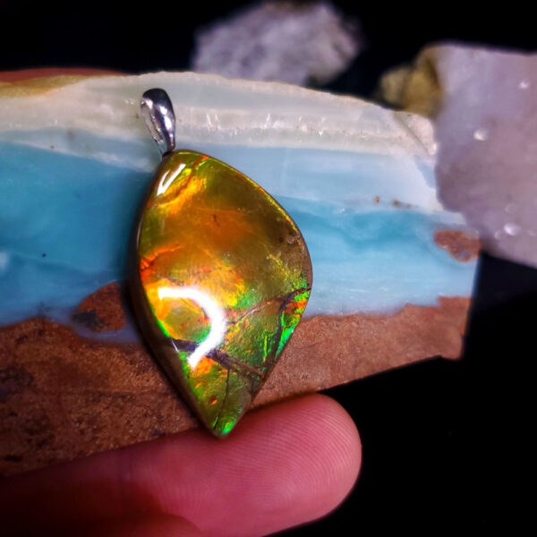 Ammolite Pendant V