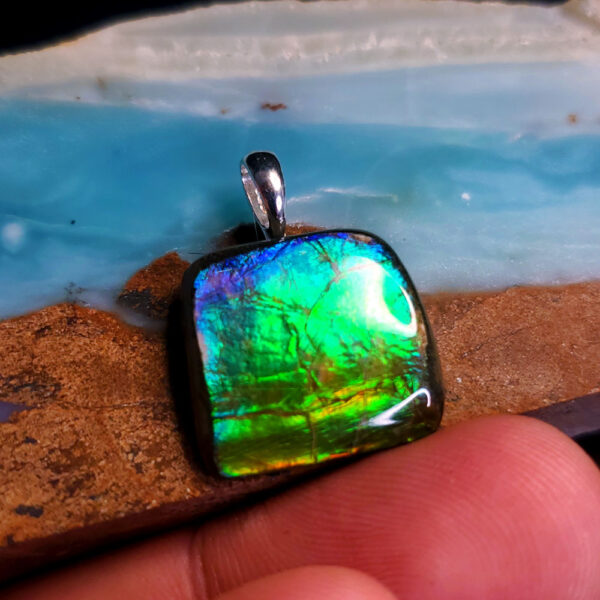 Ammolite Pendant Z