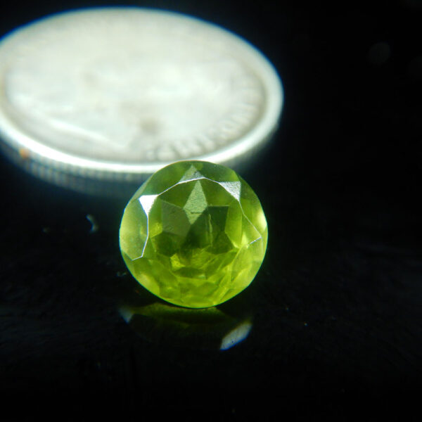 Facetted Circle Peridot .85 ct