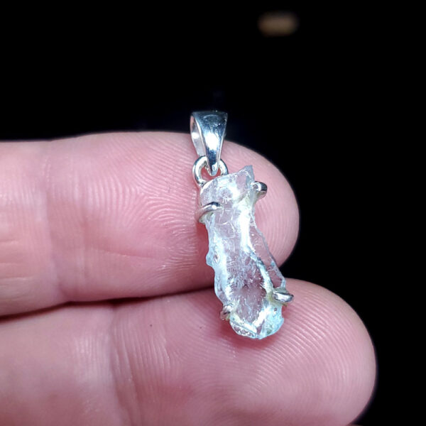 Aquamarine crystal pendant D