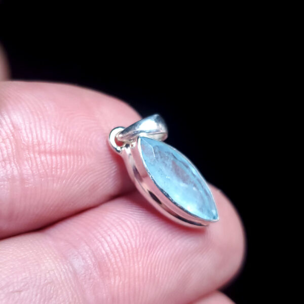 Aquamarine crystal pendant G