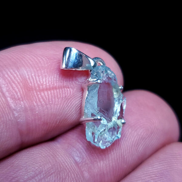 Aquamarine crystal pendant E