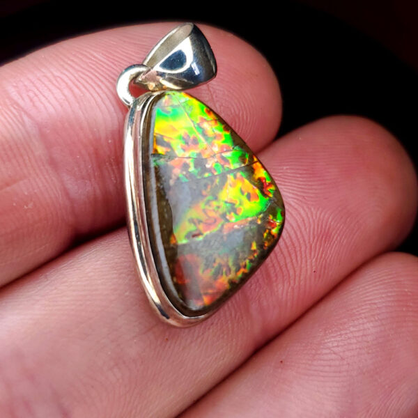 Ammolite Pendant I