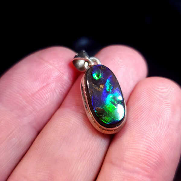 Ammolite Pendant Q