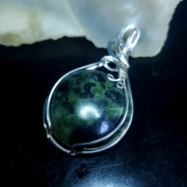 Jade pendant E