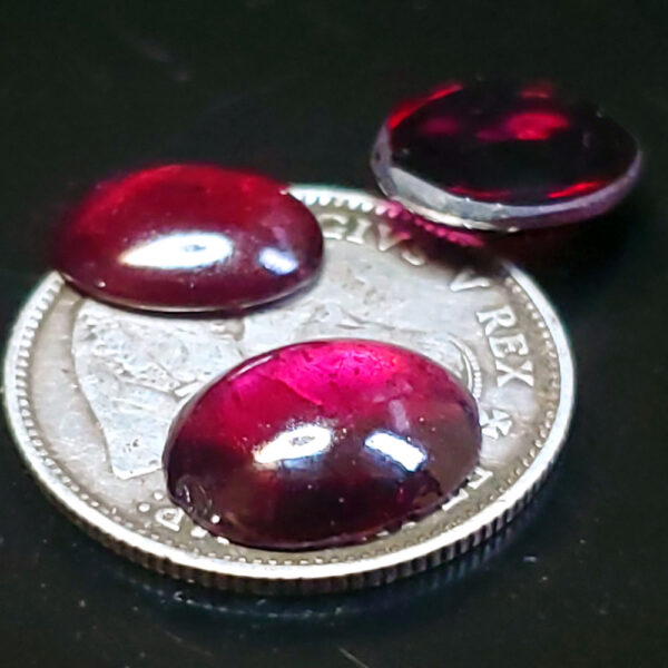 Garnet cabochon medium oval