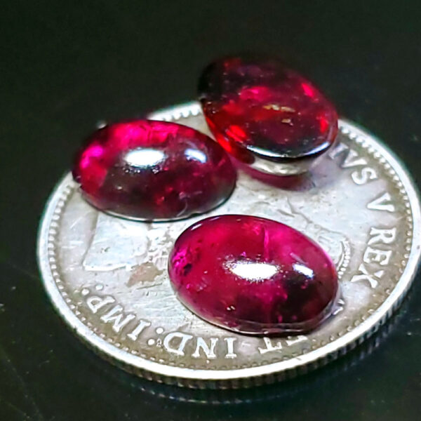 Garnet cabochon small oval