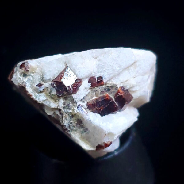 Garnet specimen Q