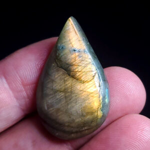 Labradorite cabochon E