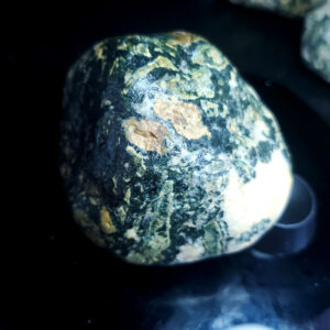 Dallasite palm stone C