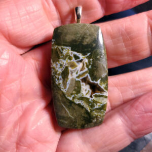 Thunderegg pendant B