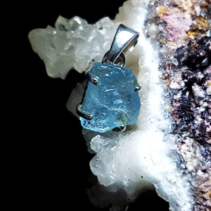 Aquamarine crystal pendant F