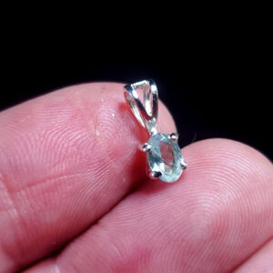 Aquamarine crystal pendant M