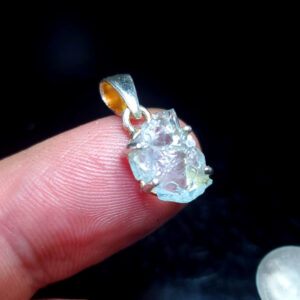 Aquamarine crystal pendant I