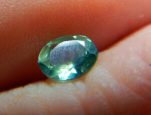 Montana sapphire facetted E $375/ct