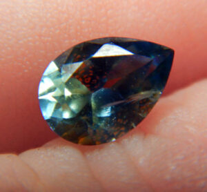 Montana sapphire facetted N $800/ct