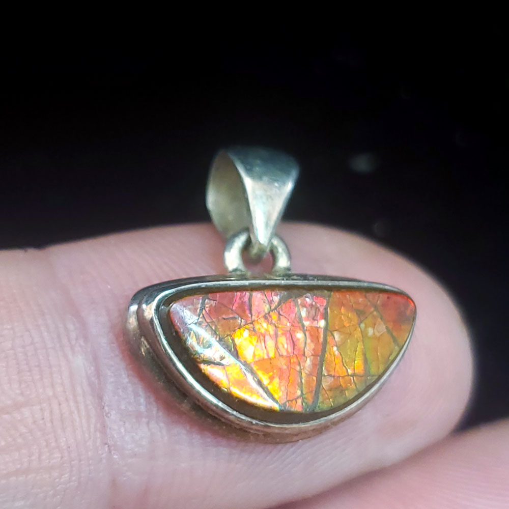 Ammolite Pendant E