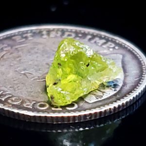 JGG rough peridot C .9ct
