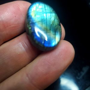 Labradorite cabochon C