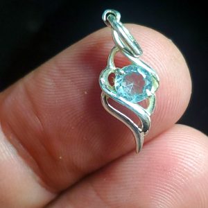 Aquamarine crystal pendant