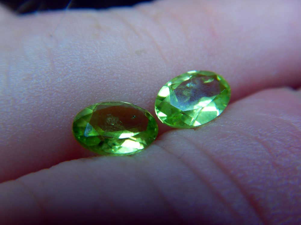 JGG facetted oval peridot .78ct
