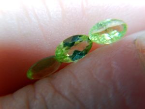JGG facetted oval peridot .4ct