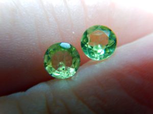 JGG facetted circle peridot .15ct