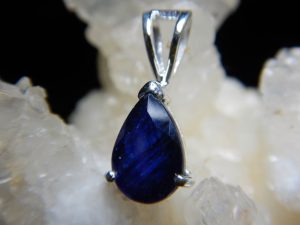Sapphire teardrop pendant