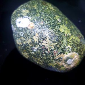 Flowerstone - uncut rock B