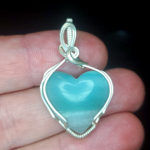 Heart shaped ocean picture stone pendant