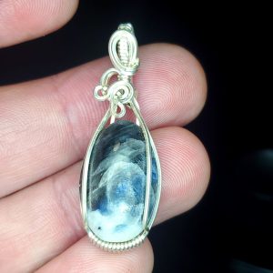 Sapphire pendant S