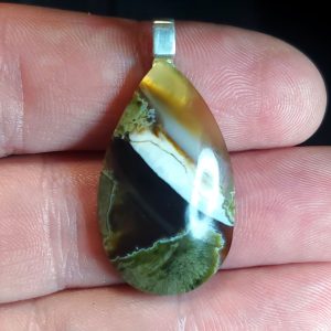 Thunderegg pendant D