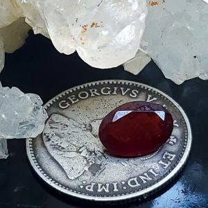Facetted oval Garnet roughly .7ct