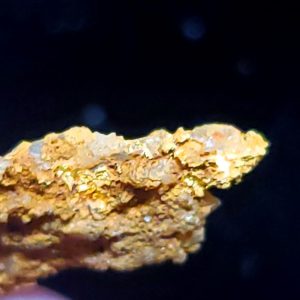 Gold in quartz specimen 1 gram