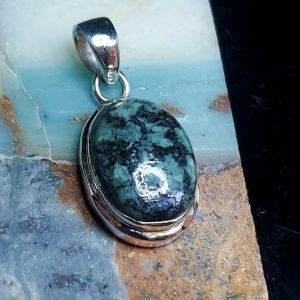 Flowerstone pendant A