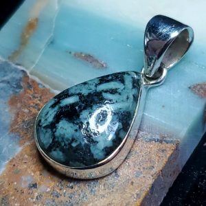 Flowerstone pendant B