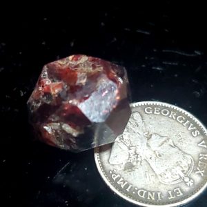 Raw garnet 18ct