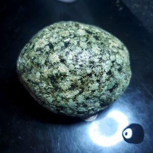 Flowerstone - uncut rock A