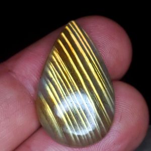 Labradorite cabochon D