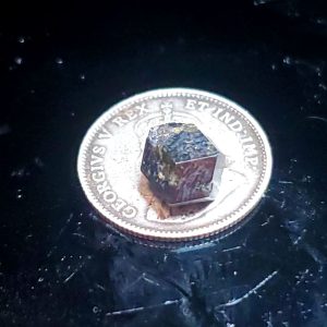 Black garnet 2ct