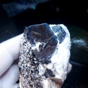 Large sapphire specimen C