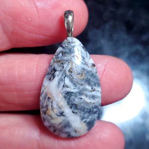 Pinolite Pendant B