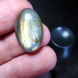Labradorite cabochon C