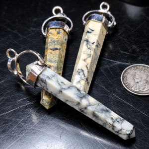 Pinolite double point pendant